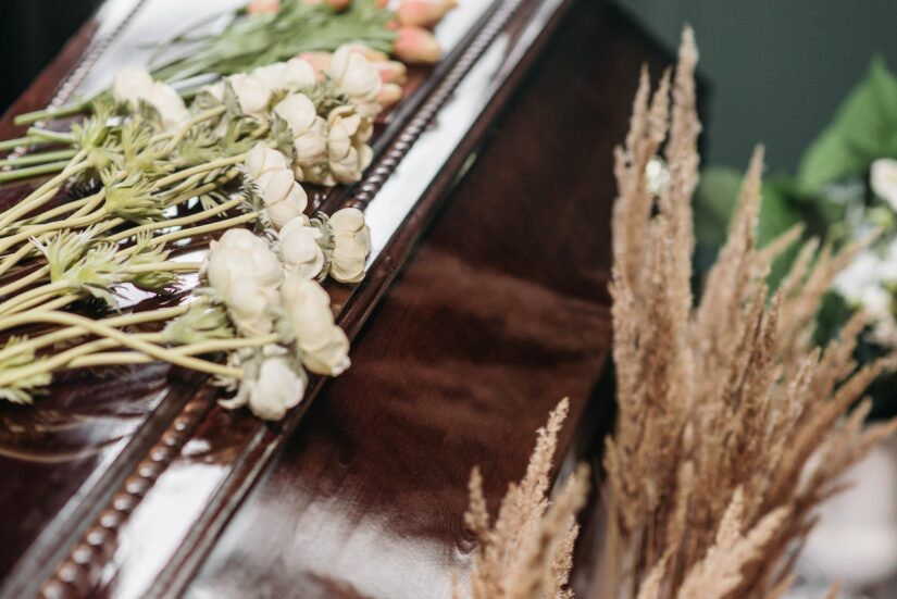 Kwiaciarnia z Fordonu oferuje niezwykłe aranżacje kwiatowe na pogrzeb i nie tylko.